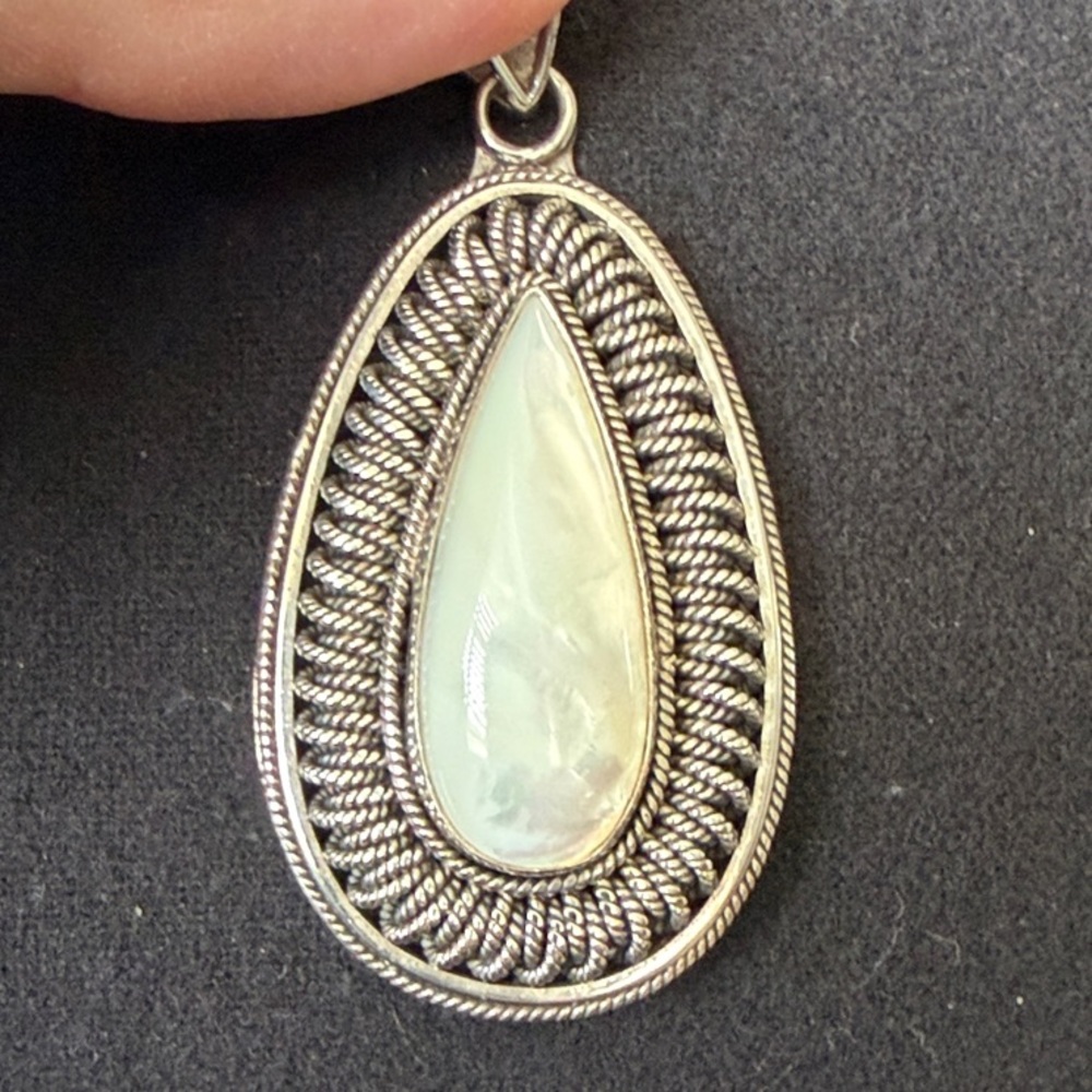 Bali style sterling silver mother of pearl pendant